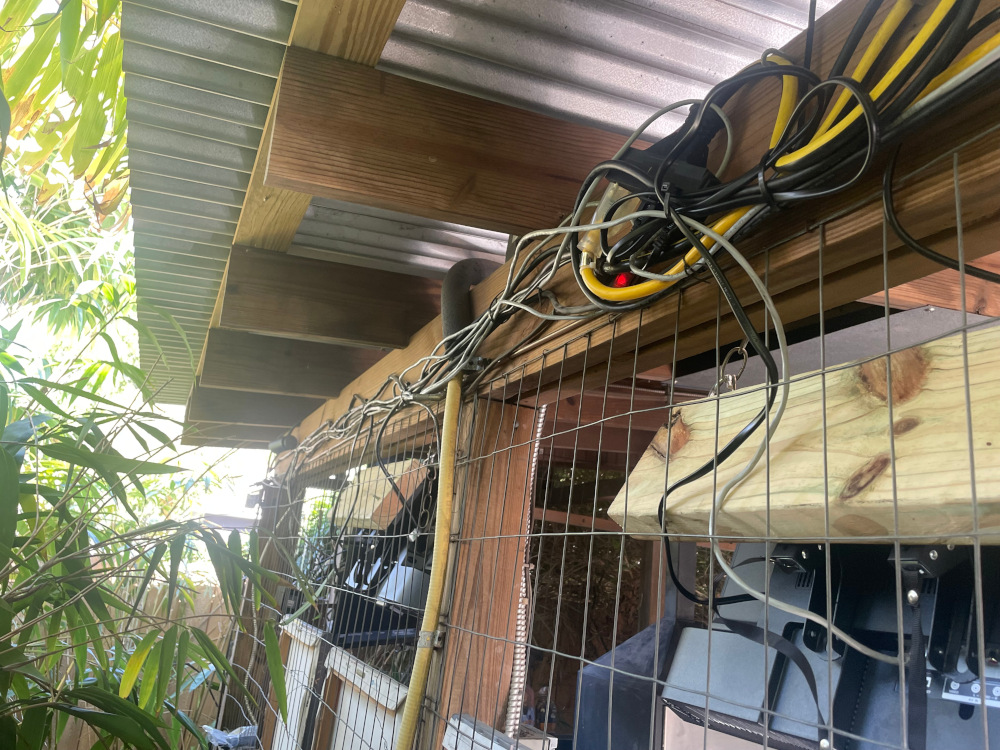 /img/tv-wiring.jpg